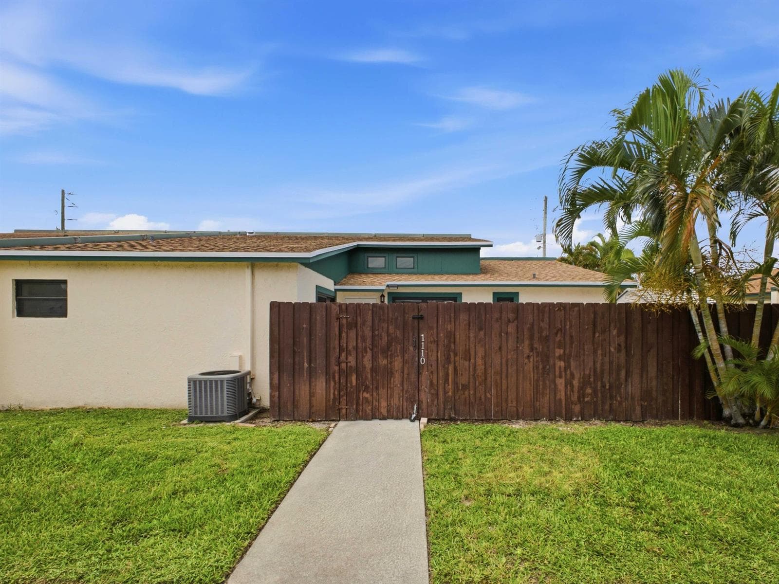 1110 Manor Drive, Palm Springs, FL 33461 photo 2