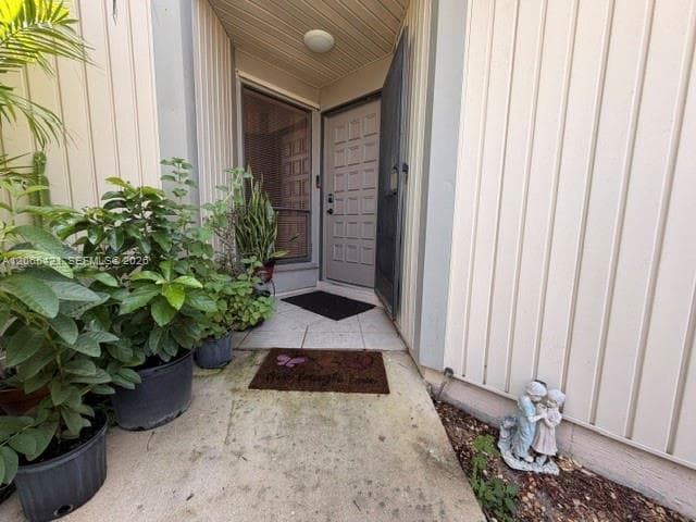 9631 W Elm Ln, Miramar, FL 33025 photo 2