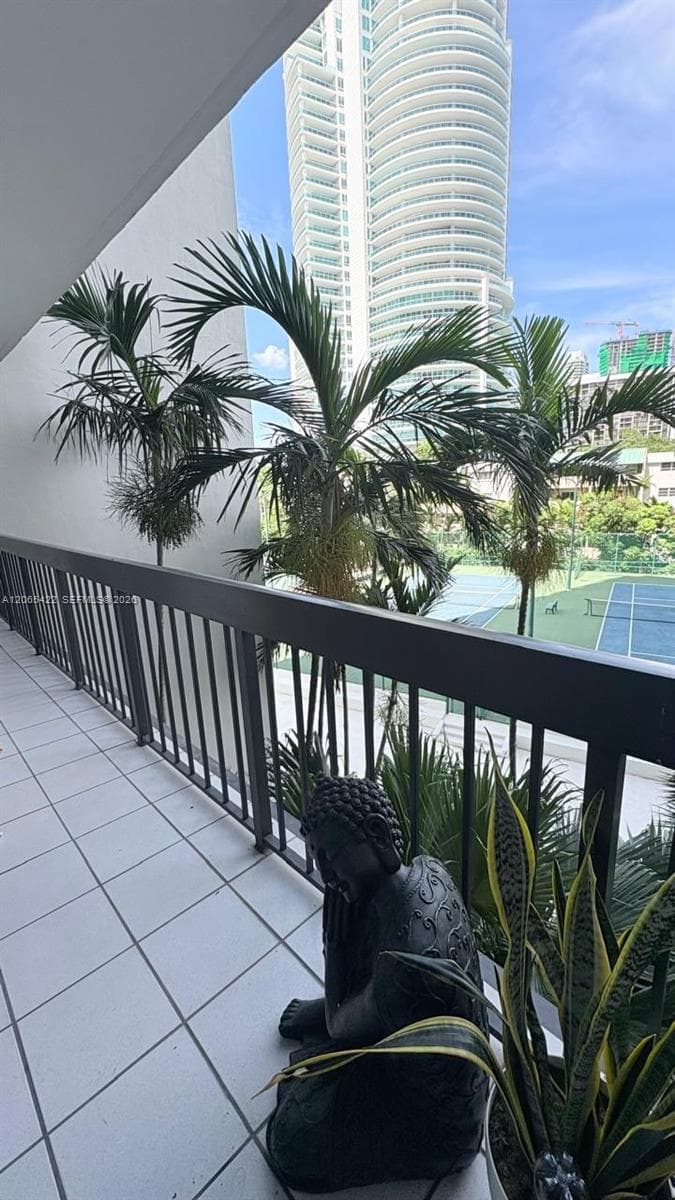 2333 Brickell Ave # 315, Miami, FL 33129