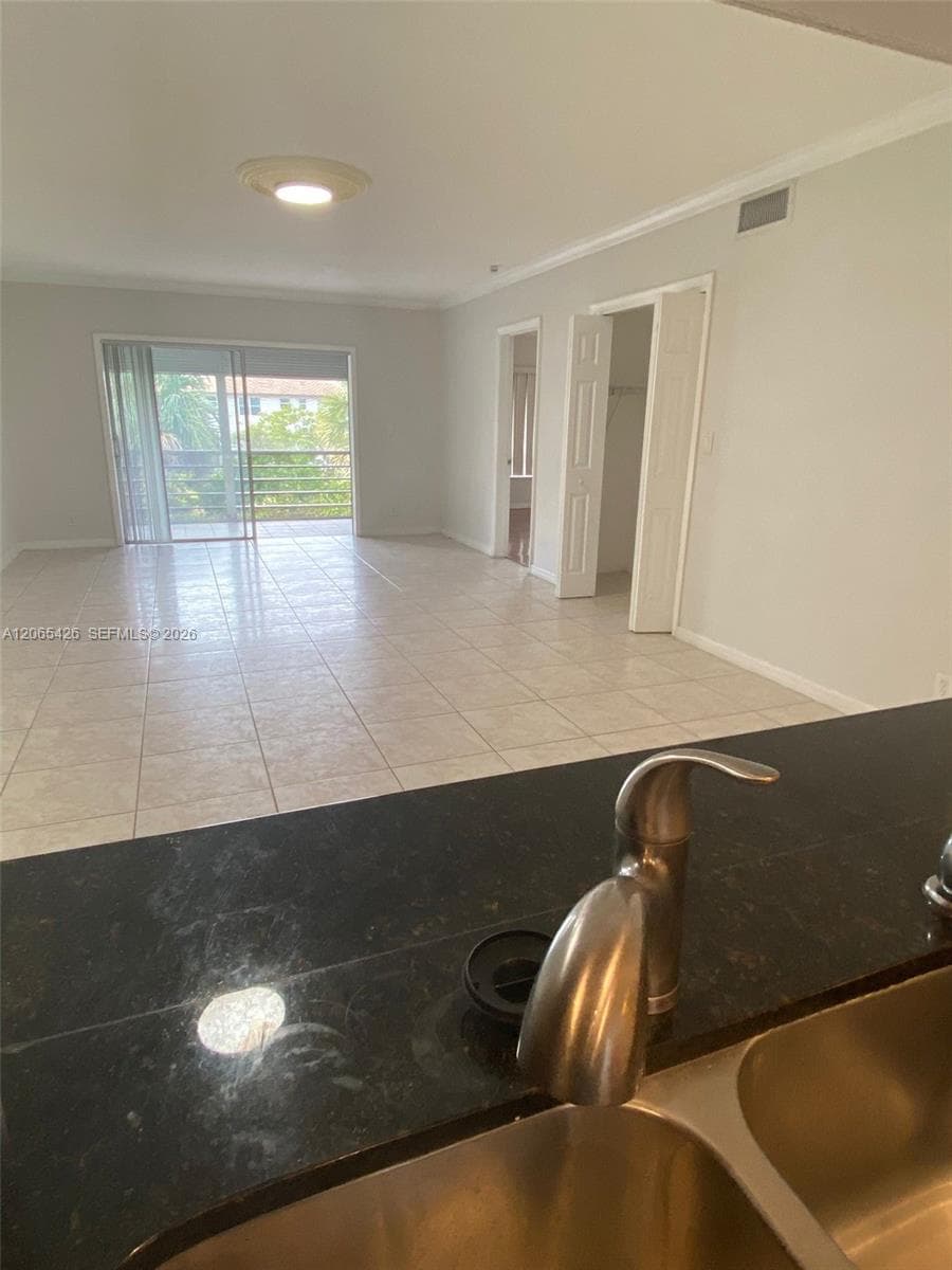 4291 NW 9th Ave # 202, Deerfield Beach, FL 33064 photo 3