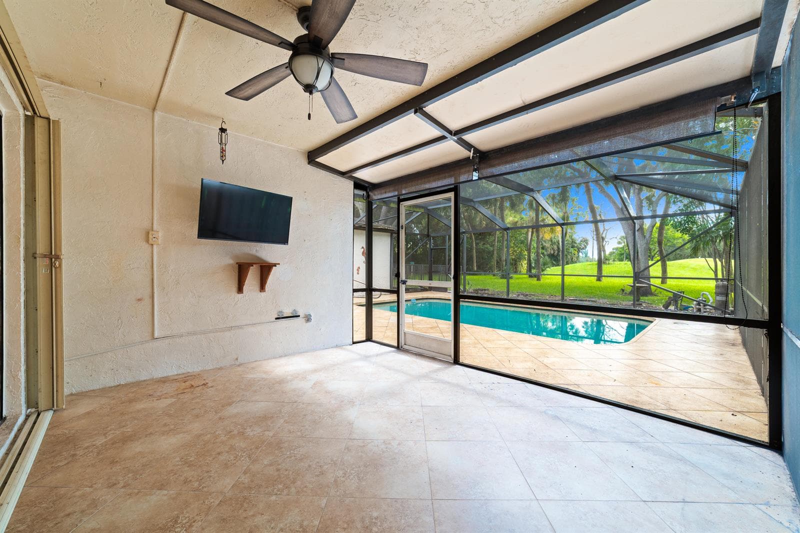 219 Wildwood Circle, Deerfield Beach, FL 33442 photo 3