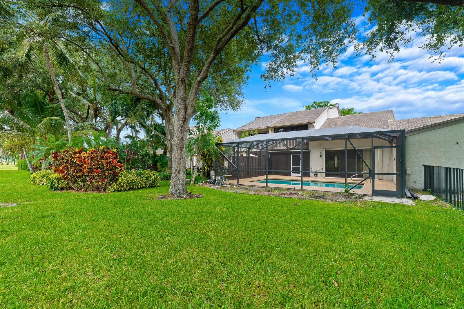 219 Wildwood Circle, Deerfield Beach, FL 33442 photo 5