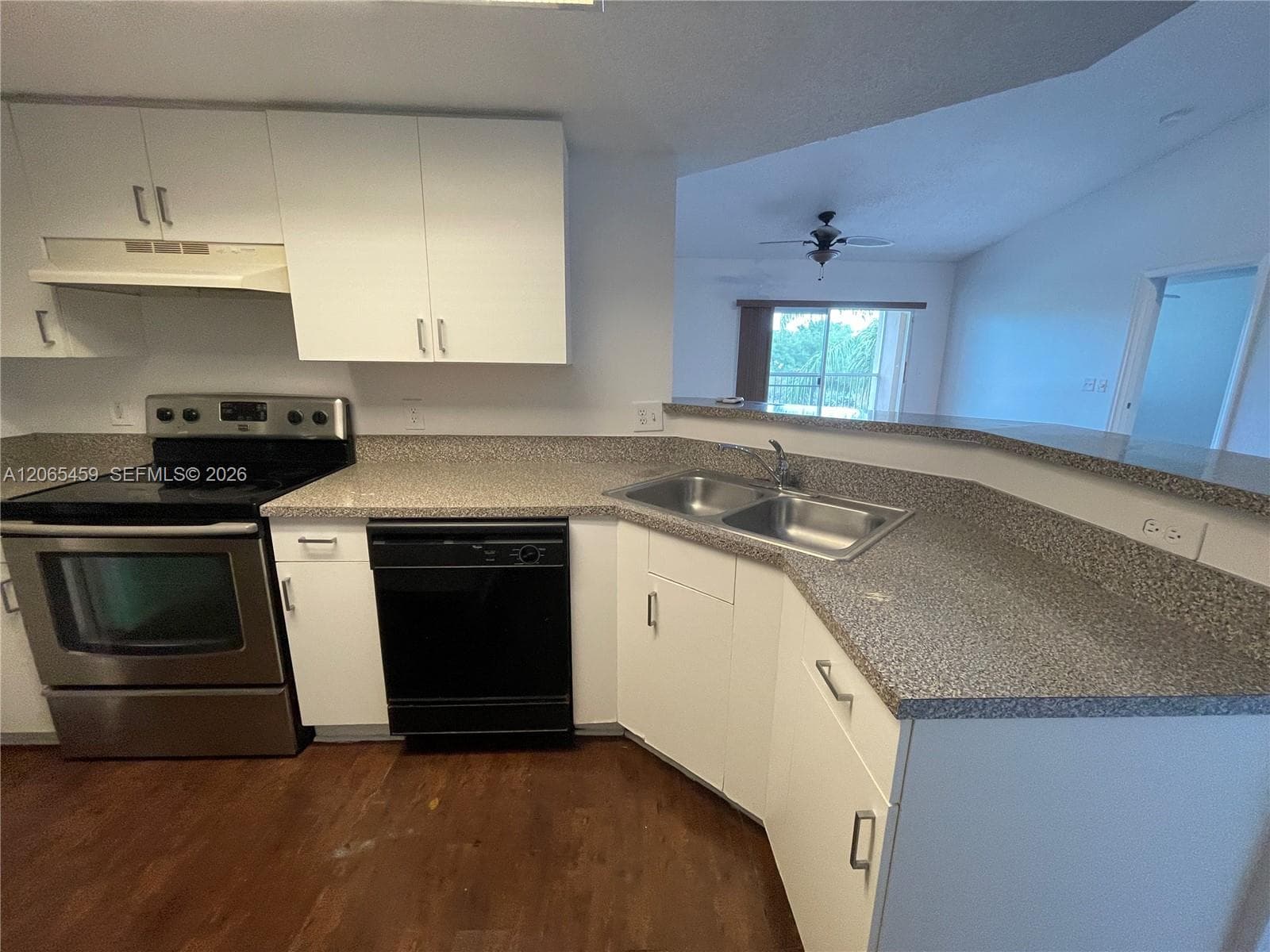 5025 Wiles Rd # 303, Coconut Creek, FL 33073 photo 3