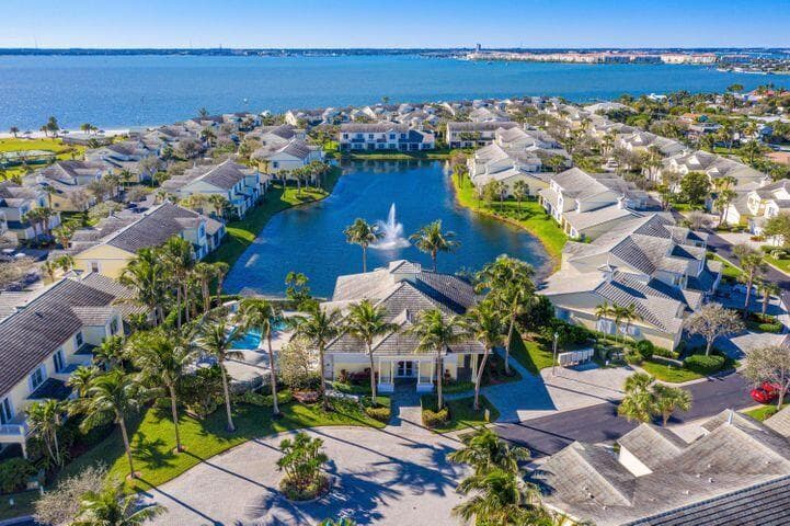601 MARINER BAY Boulevard, Fort Pierce, FL 34949