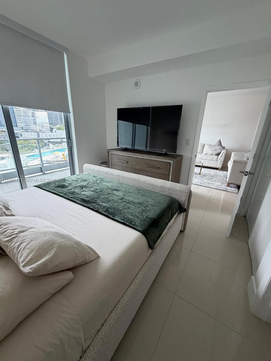 90 SW 3rd St # 1416, Miami, FL 33130 photo 5