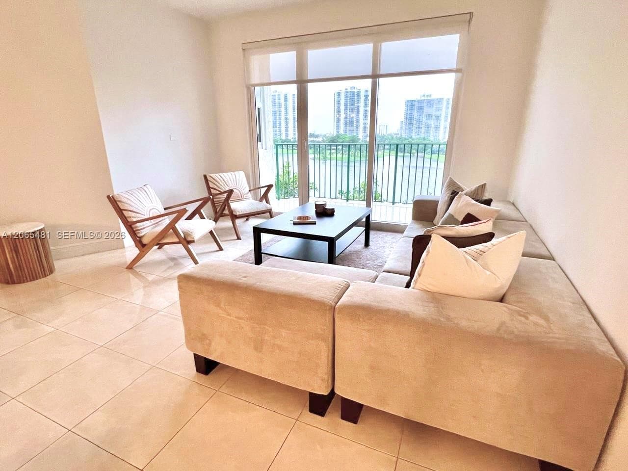 20000 E Country Club Dr # 612, Aventura, FL 33180 photo 4