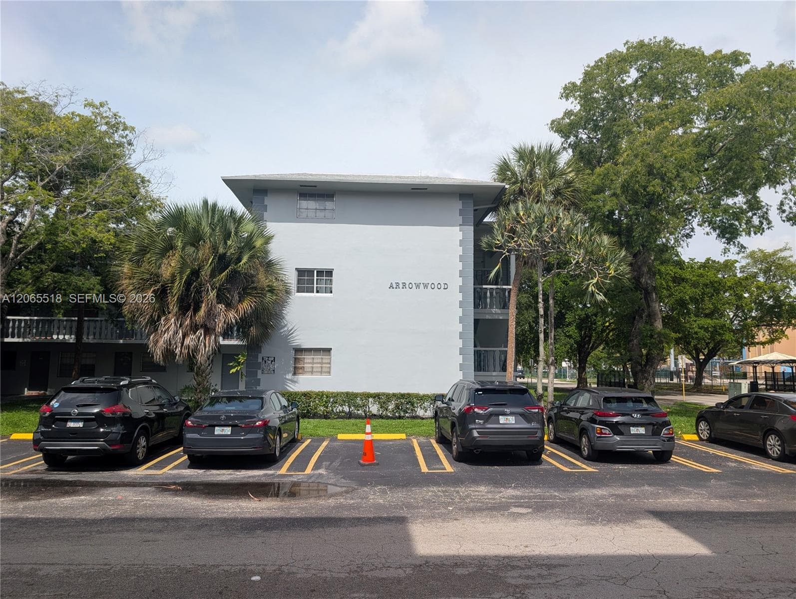 900 Tallwood Ave # 305, Hollywood, FL 33021