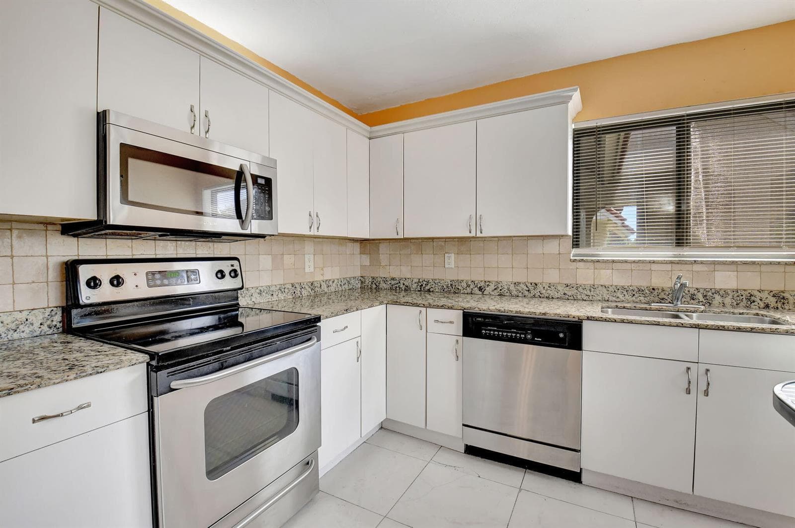 5715 FAIRWAY PARK Drive # 201, Boynton Beach, FL 33437 photo 5