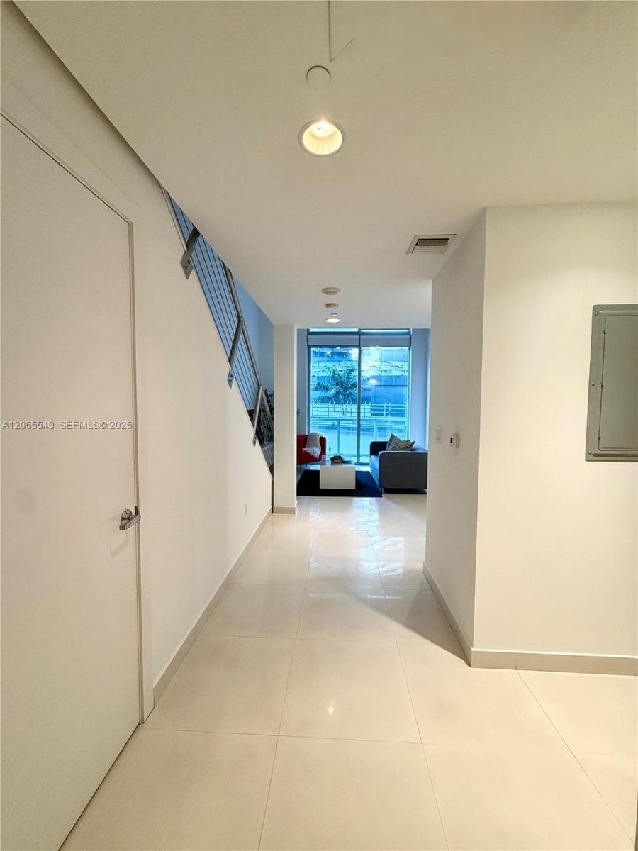 1050 Brickell Ave # 206, Miami, FL 33131