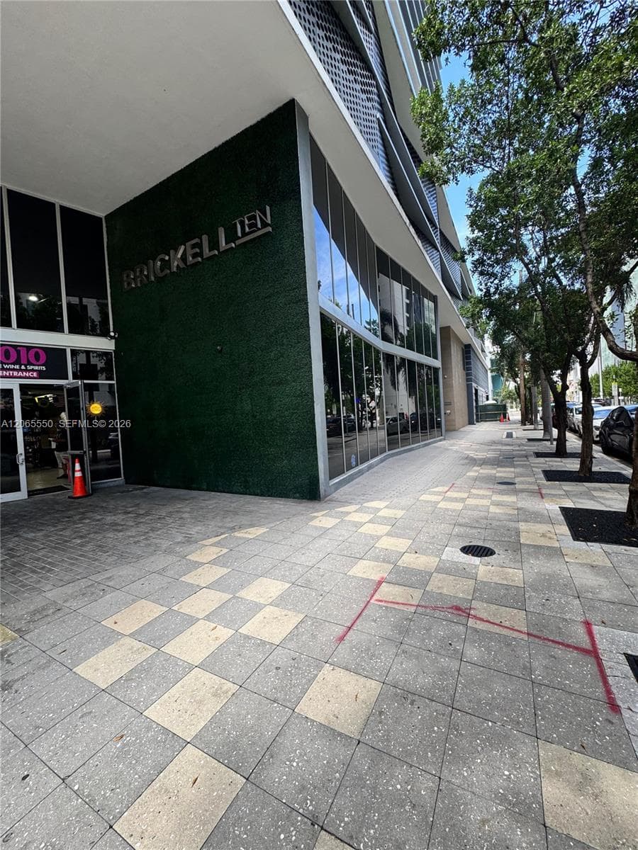 1010 SW 2nd Ave # 607, Miami, FL 33130