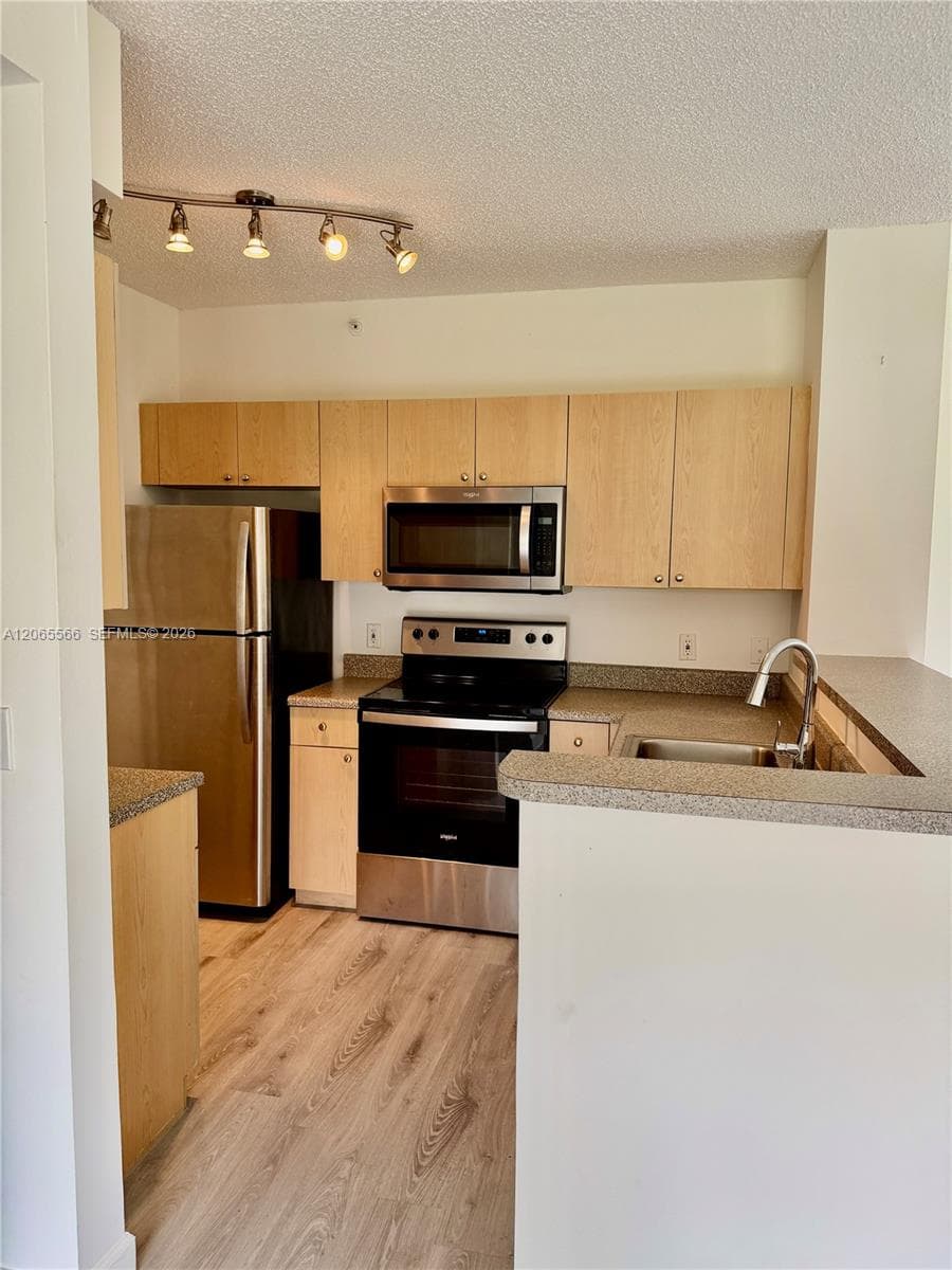 8010 N Nob Hill Rd # 102, Tamarac, FL 33321 photo 5