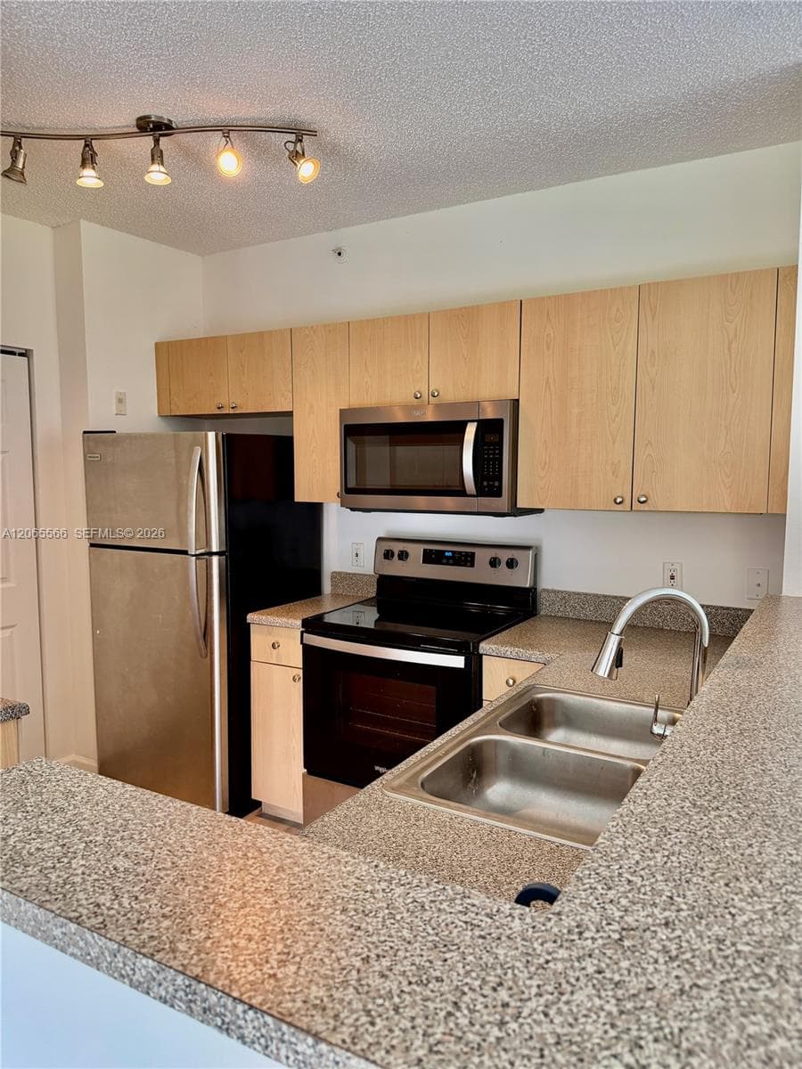 8010 N Nob Hill Rd # 102, Tamarac, FL 33321 photo 4