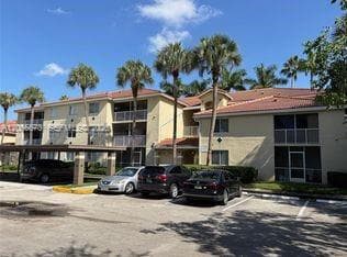 460 S Park Rd # 108, Hollywood, FL 33021
