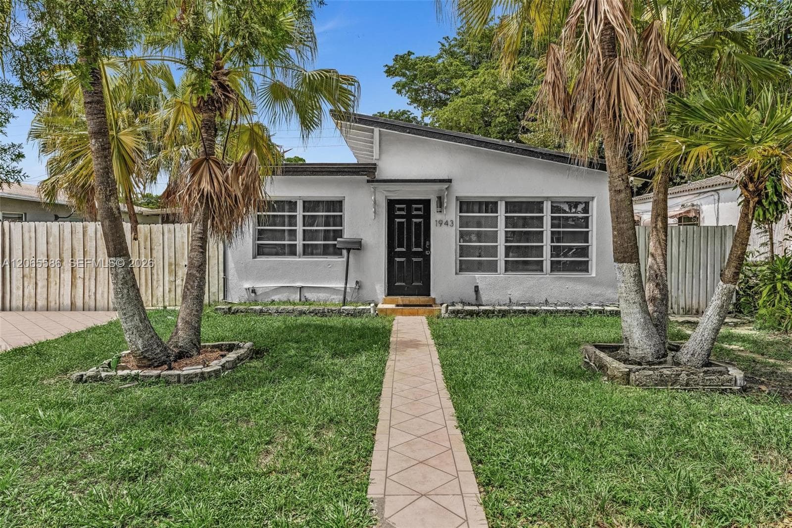 1943 Rodman St, Hollywood, FL 33020 photo 2