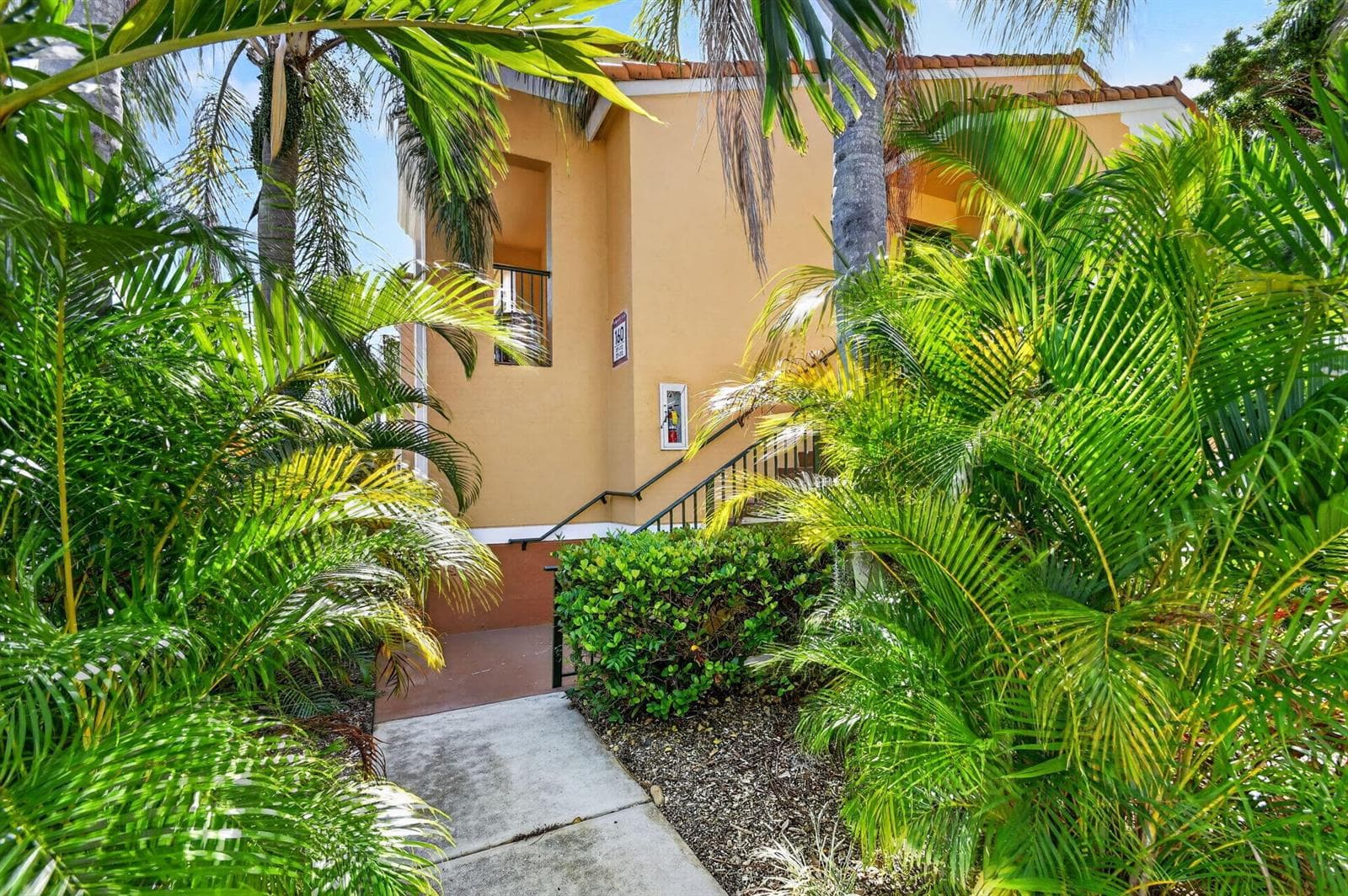 160 YACHT CLUB Way # 211, Hypoluxo, FL 33462 photo 2