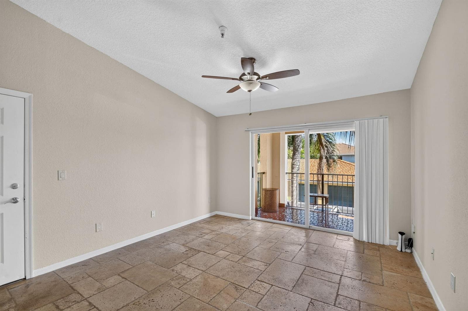 160 YACHT CLUB Way # 211, Hypoluxo, FL 33462 photo 4