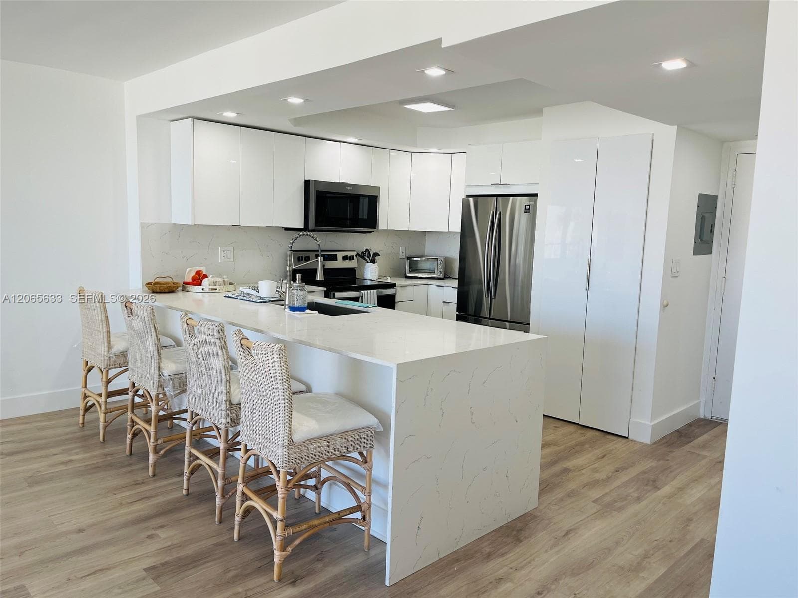 1450 Brickell Bay Dr # 1414, Miami, FL 33131 photo 3