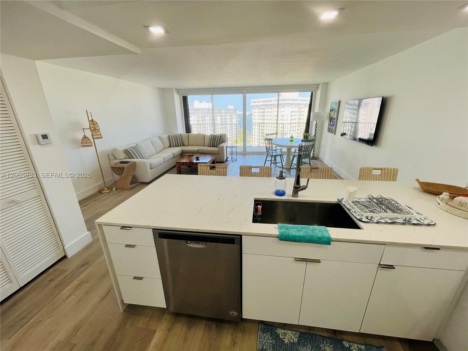 1450 Brickell Bay Dr # 1414, Miami, FL 33131 photo 4