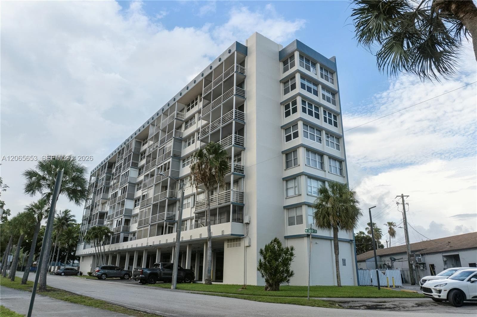 16850 S Glades Dr # 5C, North Miami Beach, FL 33162 photo 2