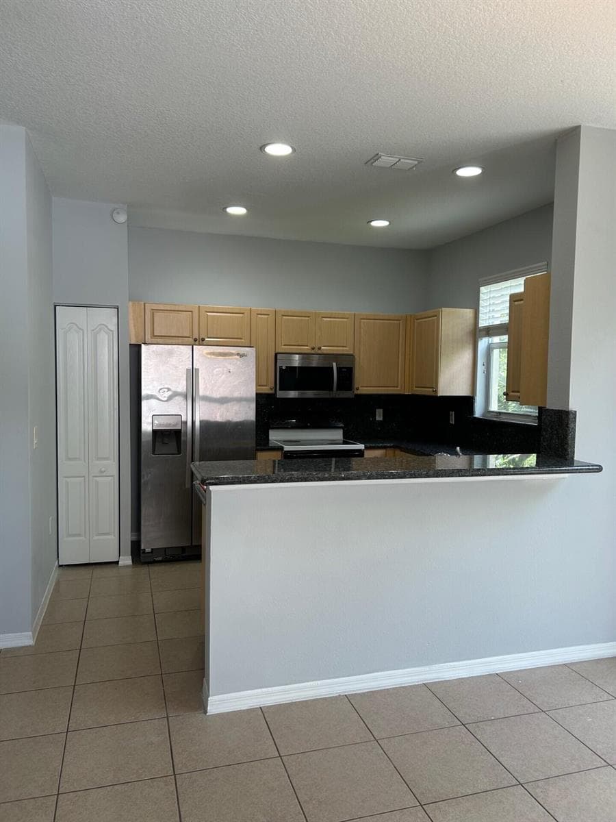 1412 SEMINOLE PALMS Drive, FL 33463 photo 5