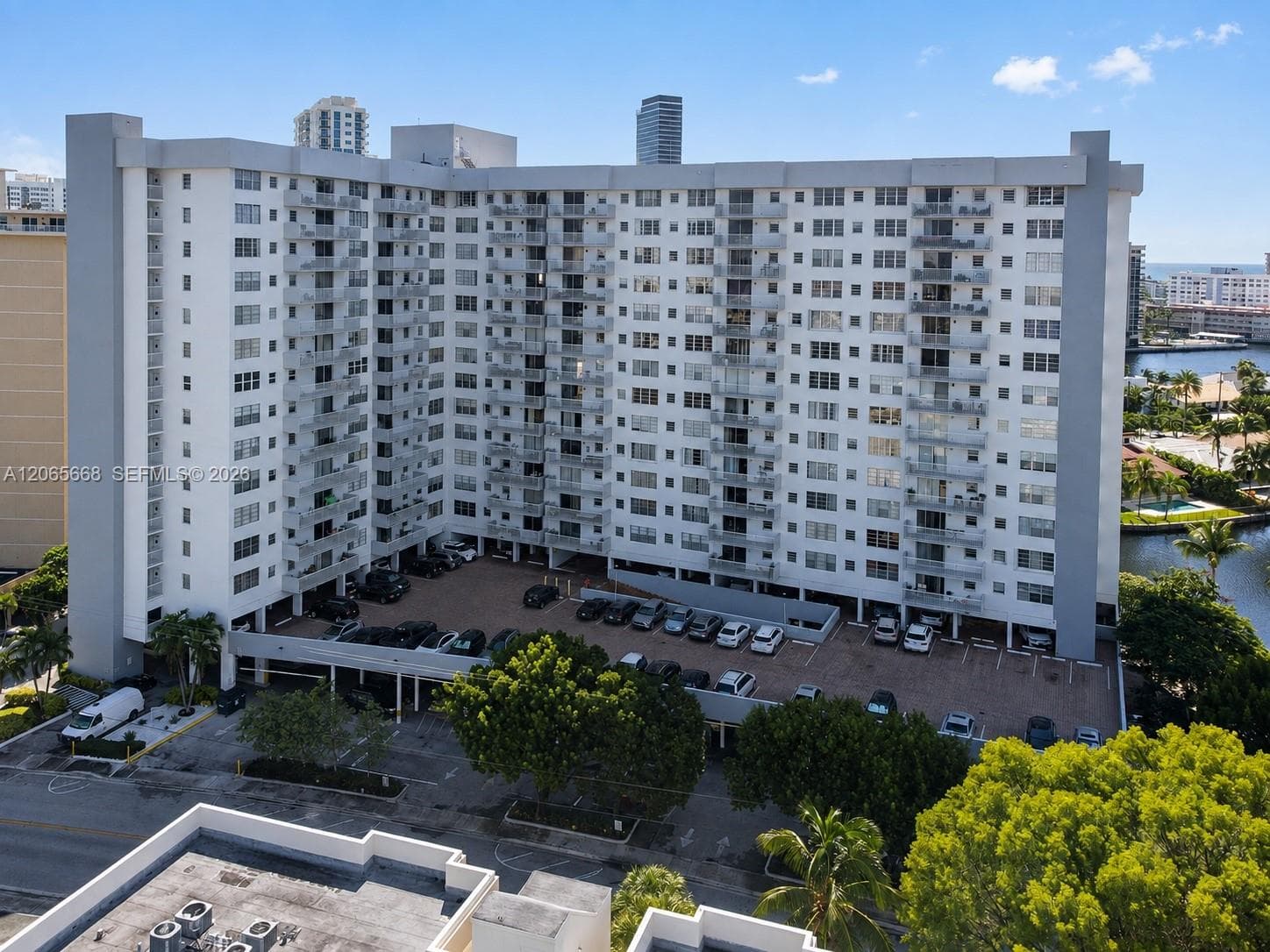 137 Golden Isles Dr # 912, Hallandale Beach, FL 33009 photo 3