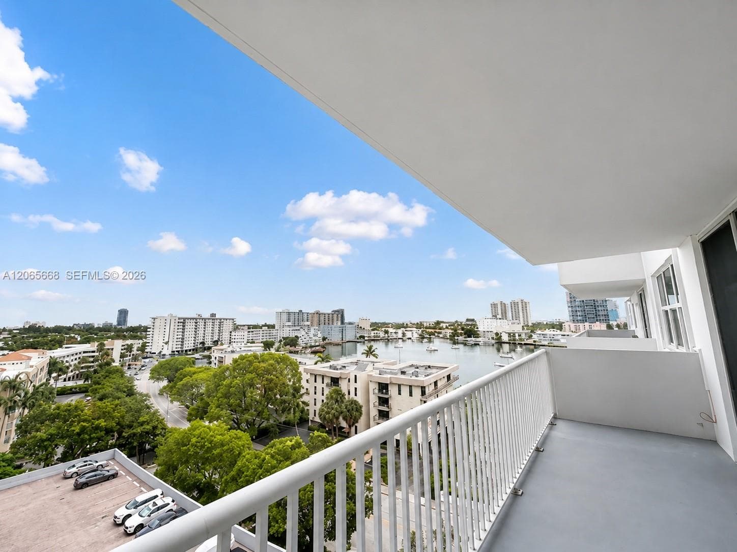 137 Golden Isles Dr # 912, Hallandale Beach, FL 33009