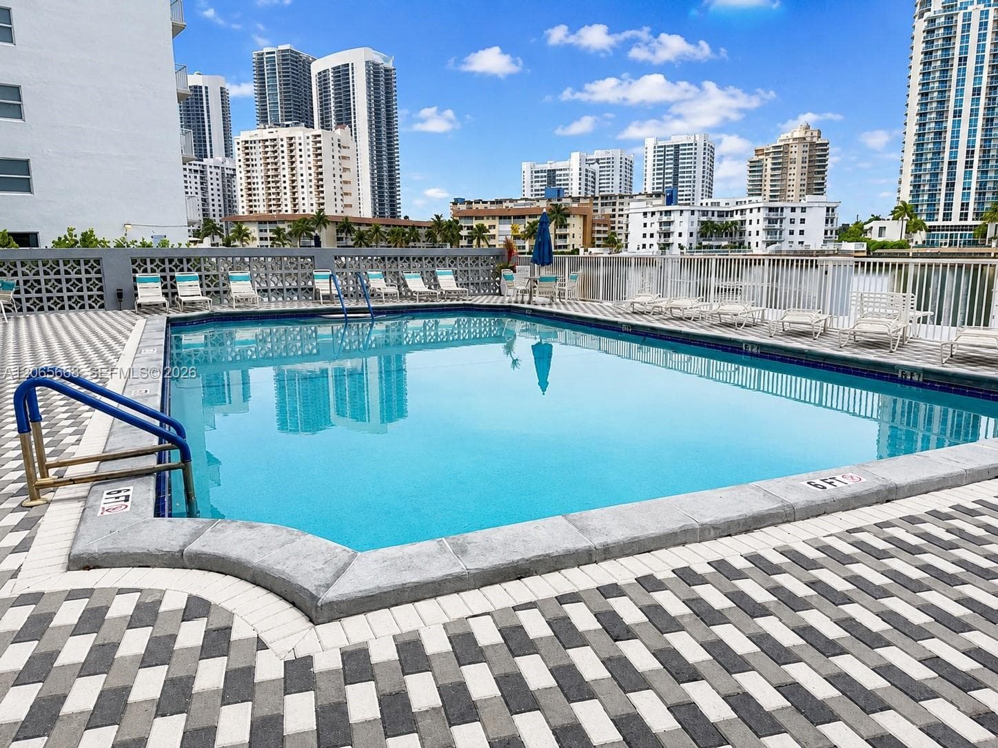 137 Golden Isles Dr # 912, Hallandale Beach, FL 33009 photo 5