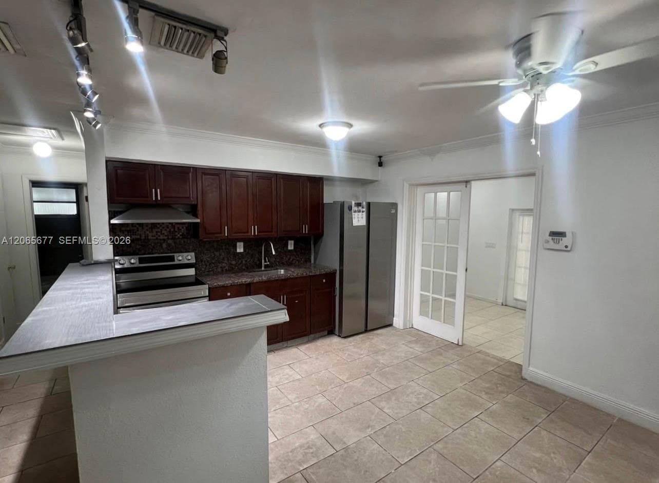 120 NE 185th Ter # 120, Miami, FL 33179 photo 4