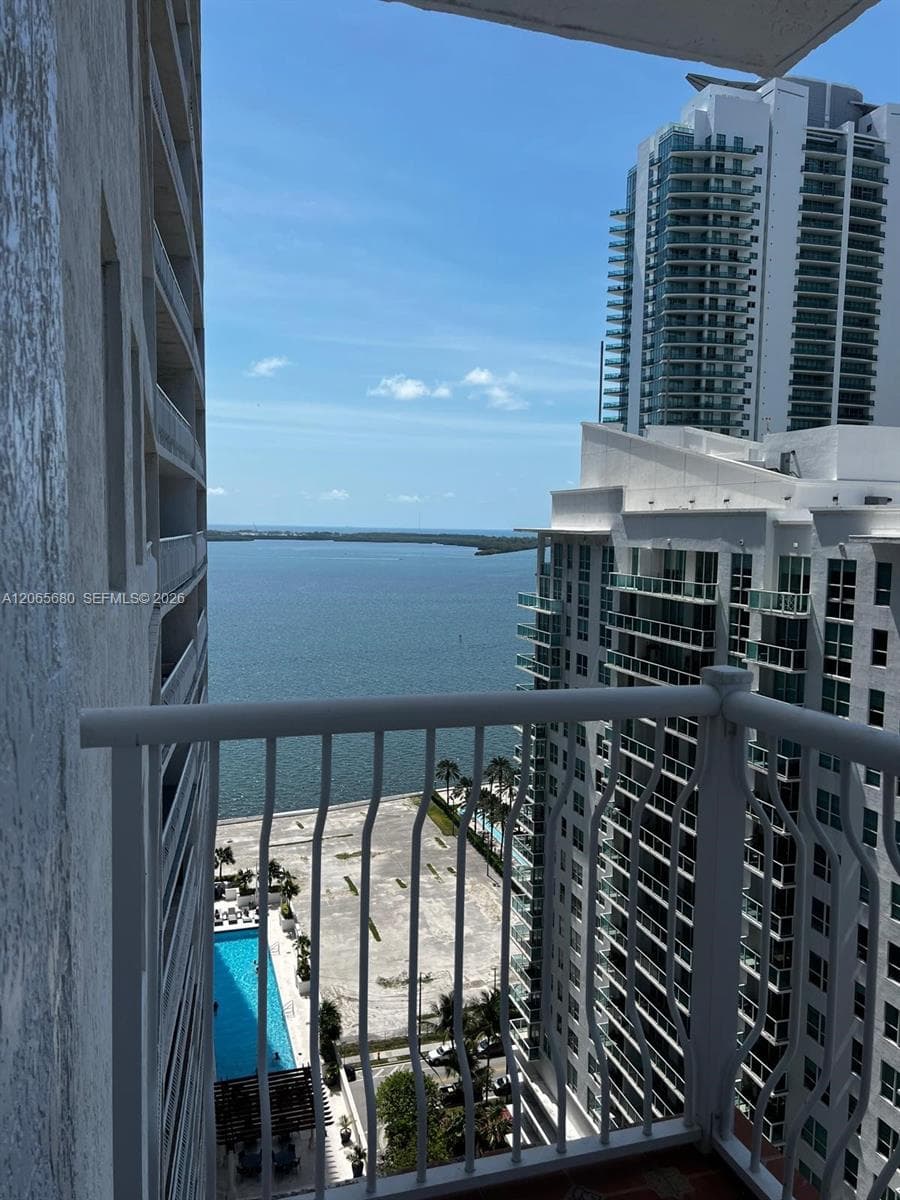 1200 Brickell Bay Dr # 2723, Miami, FL 33131