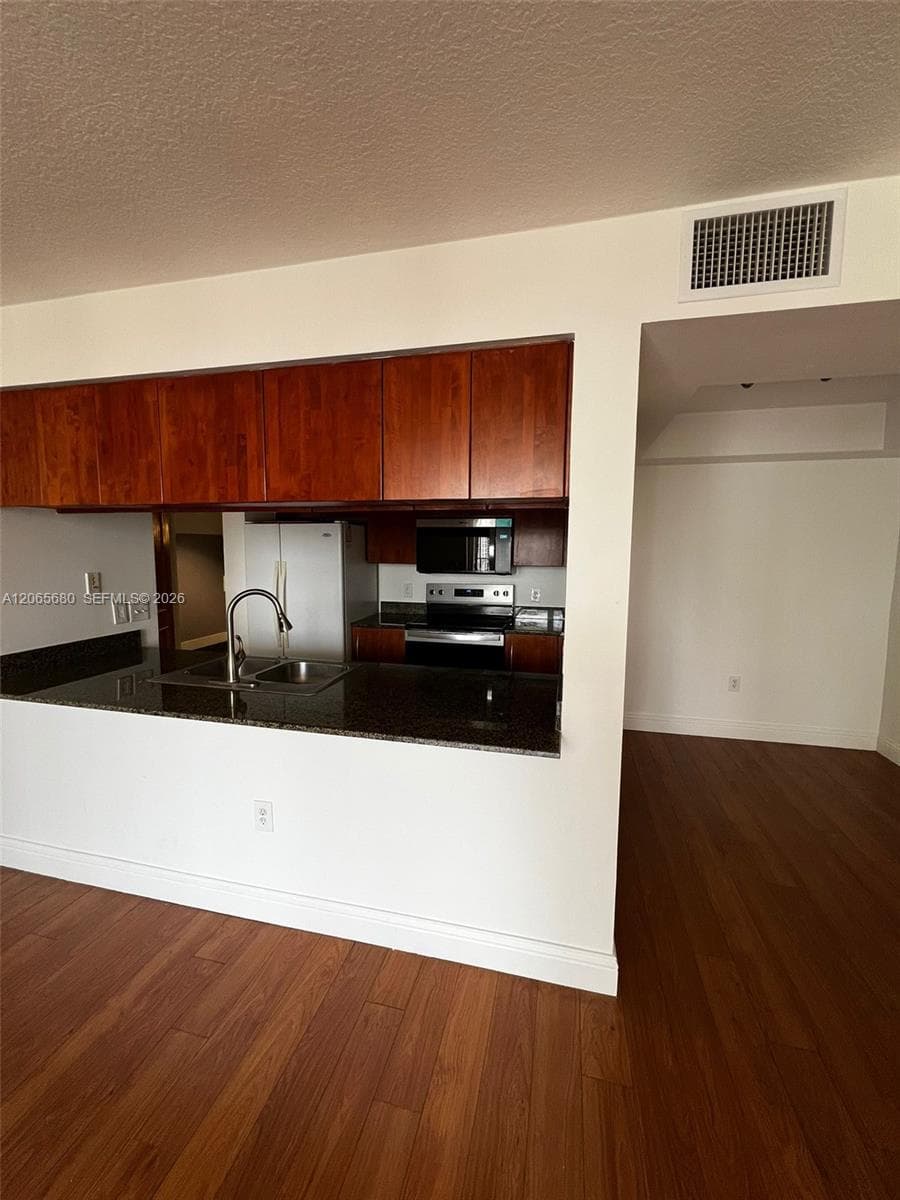 1200 Brickell Bay Dr # 2723, Miami, FL 33131 photo 5