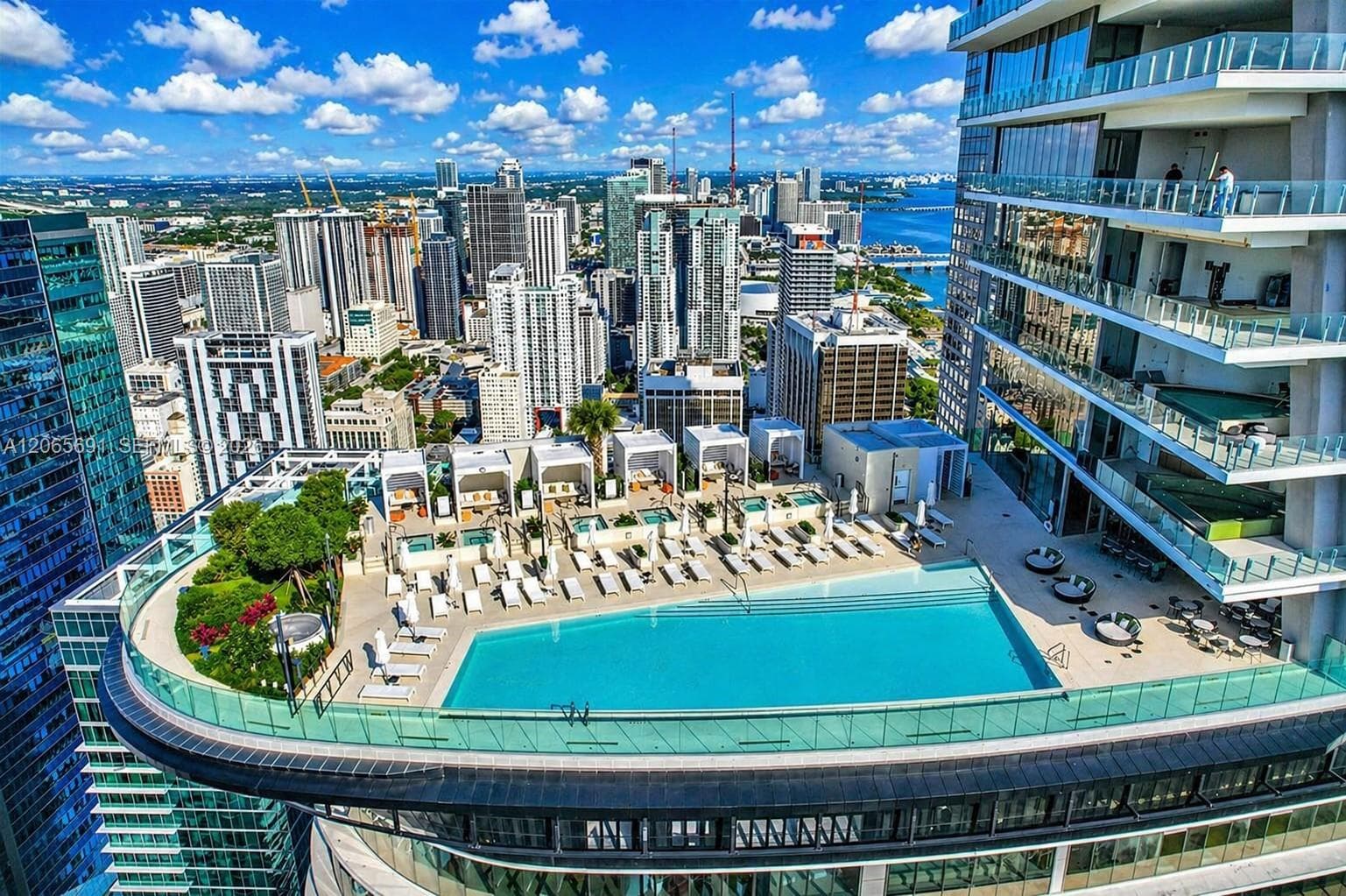 300 Biscayne Boulevard Way # 4201E, Miami, FL 33131 photo 3