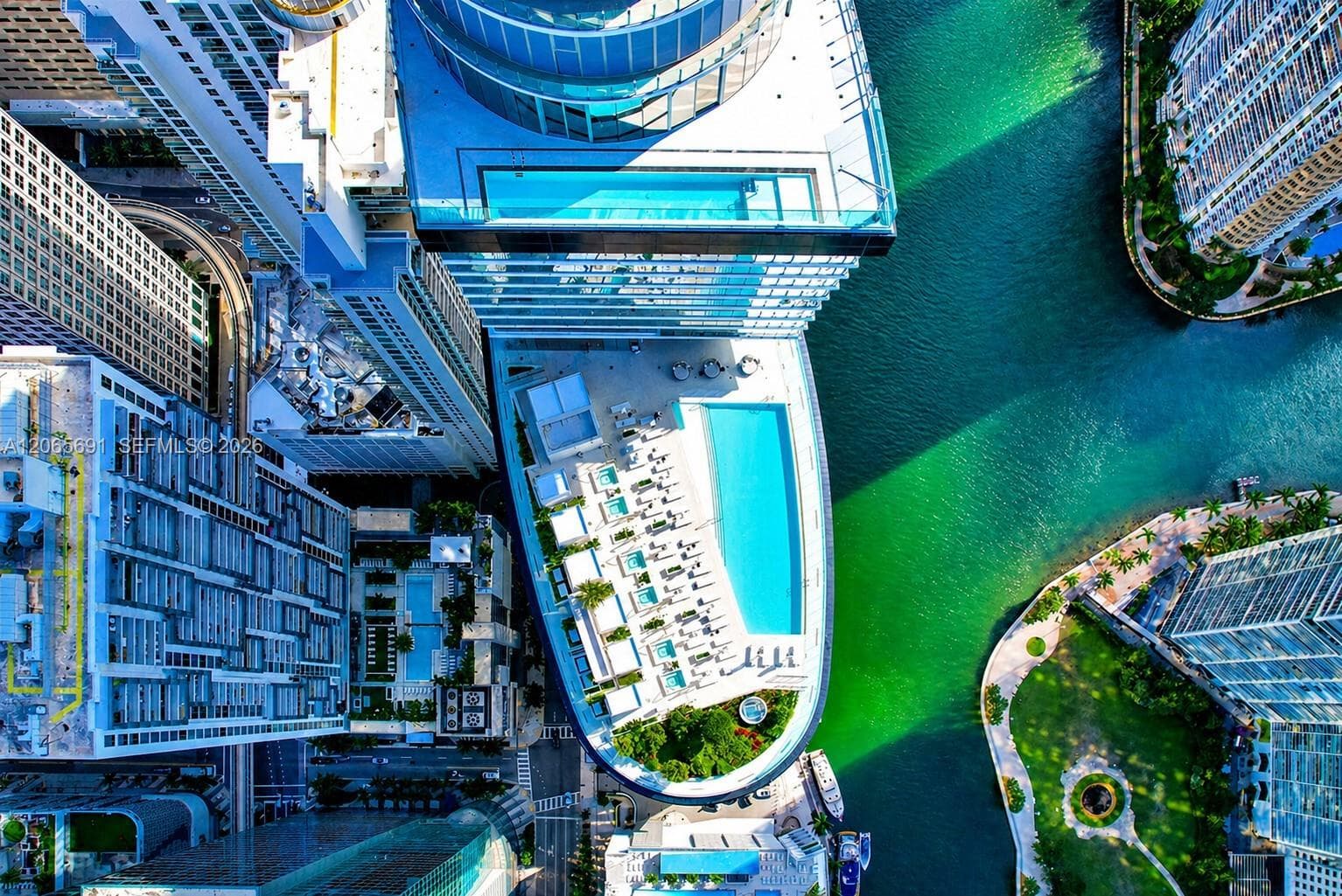 300 Biscayne Boulevard Way # 4201E, Miami, FL 33131