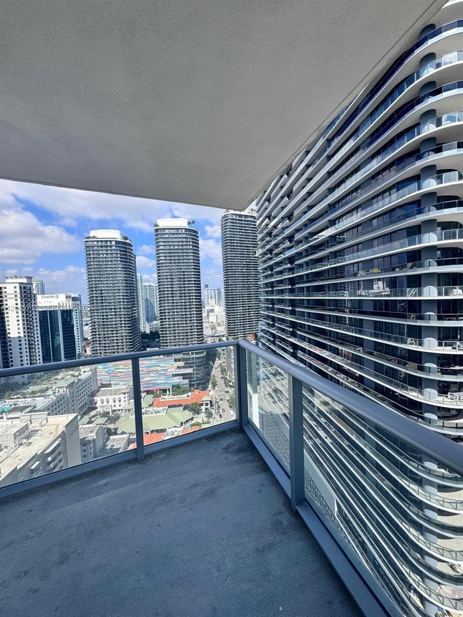 1100 S Miami Ave # 3010, Miami, FL 33130 photo 3