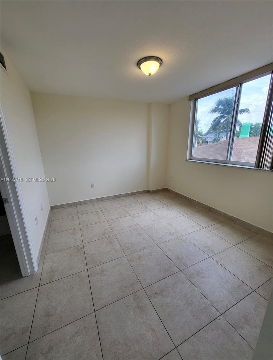 2647 NW 25th Ave # 511, Miami, FL 33142 photo 5