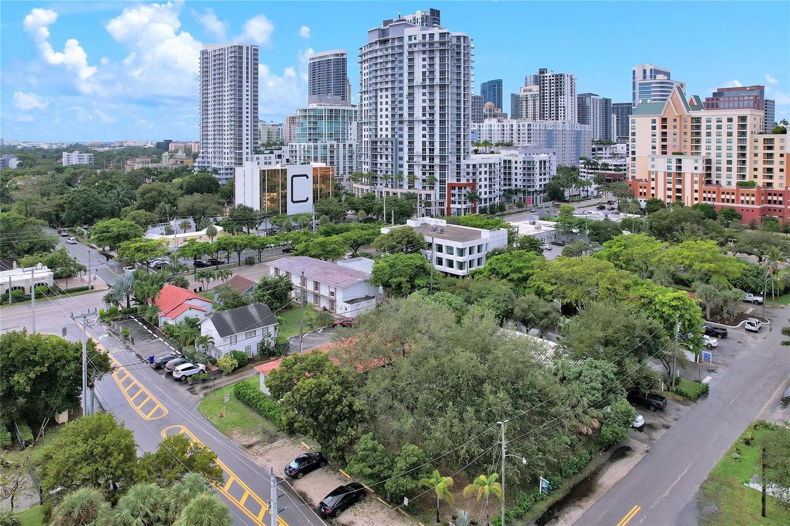 17 NE 9TH Avenue, Fort Lauderdale, FL 33301 photo 2