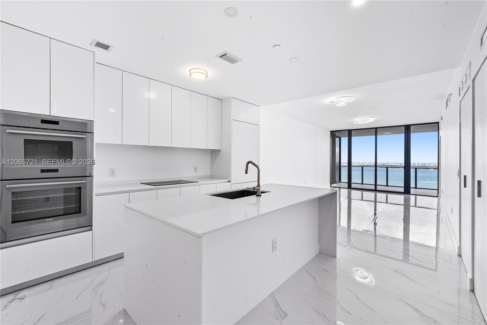 700 NE 24th St # 3502, Miami, FL 33137 photo 2