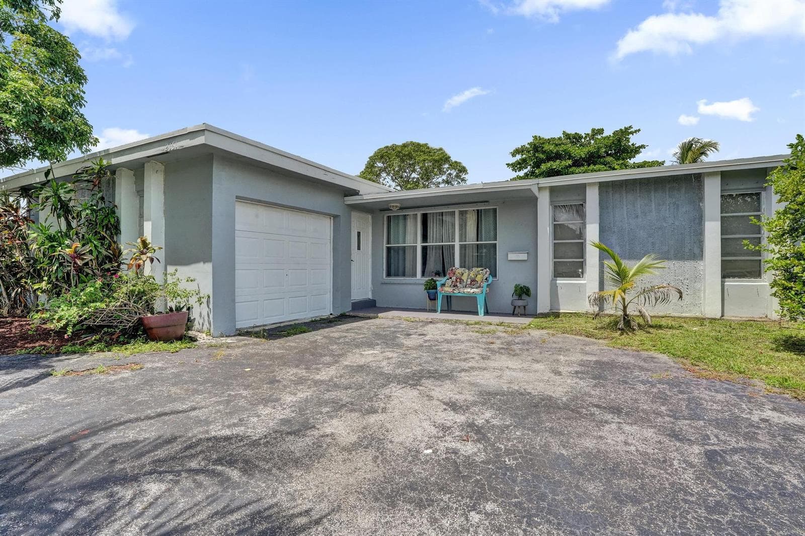 2161 NW 84TH Way, Sunrise, FL 33322 photo 2