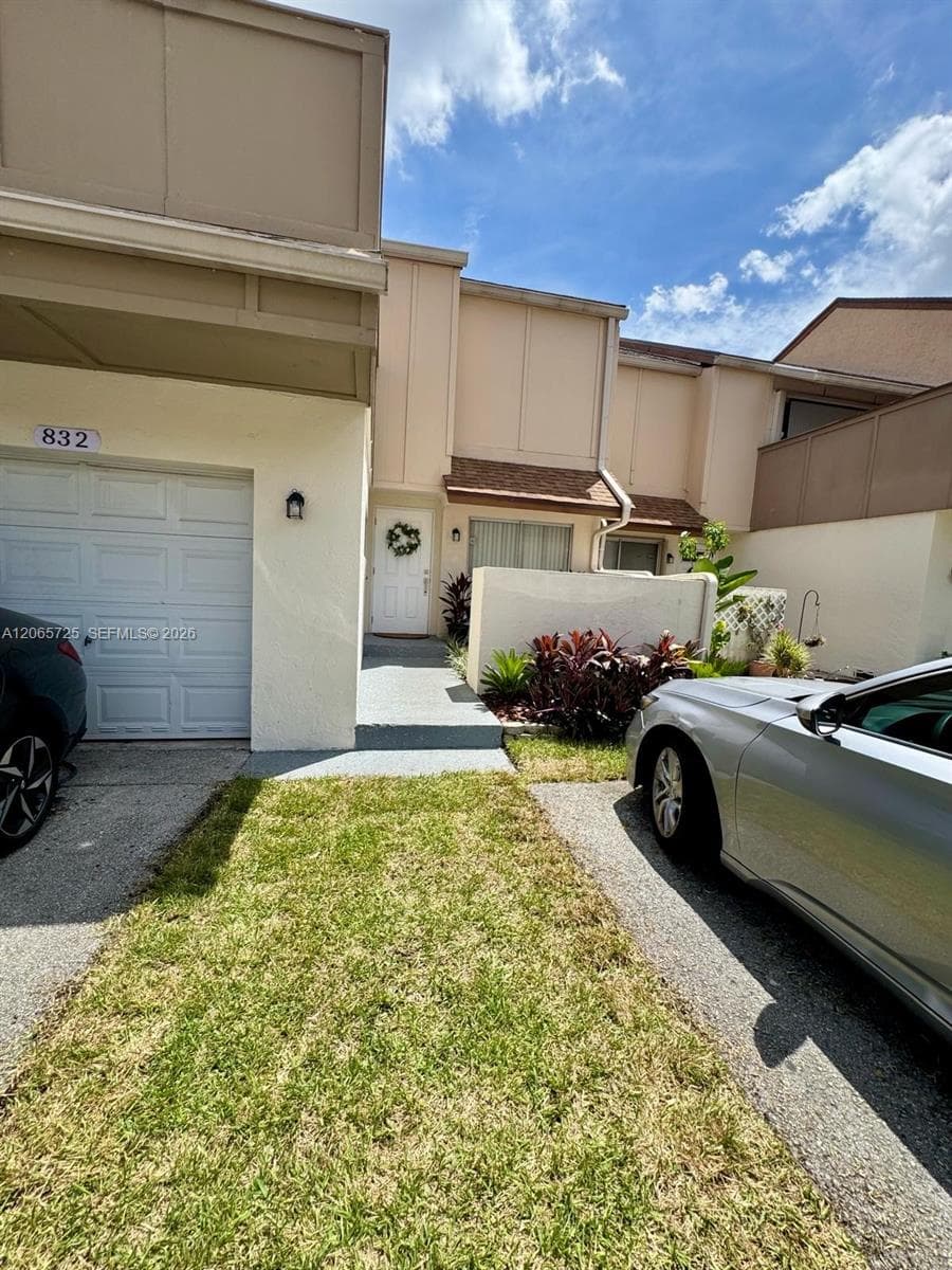 832 NW 81st Way # 9, Plantation, FL 33324 photo 2