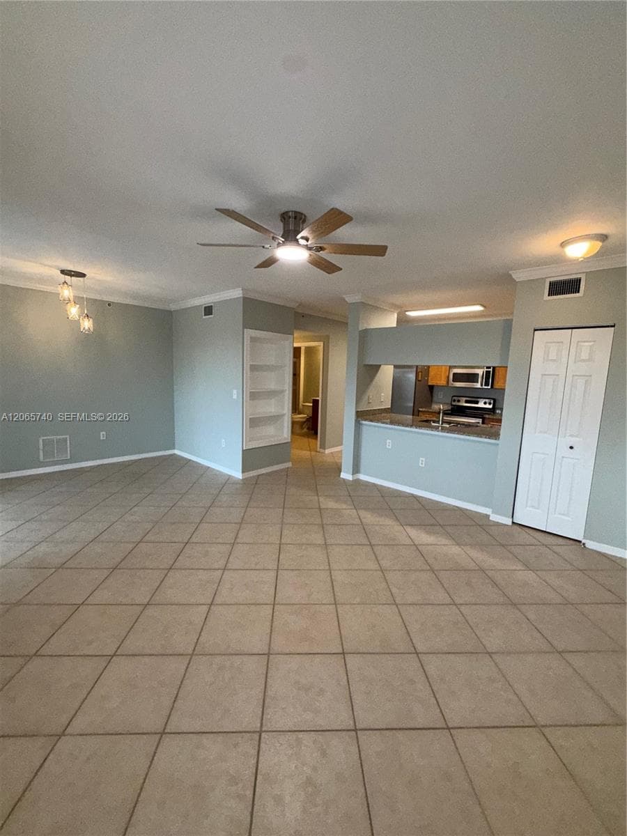 6482 Emerald Dunes Dr # 303, West Palm Beach, FL 33411 photo 3