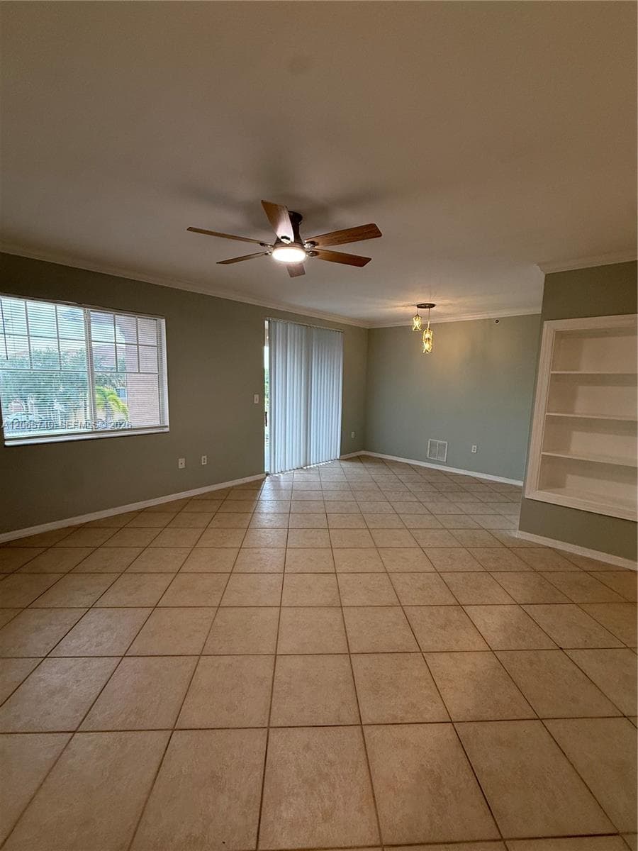 6482 Emerald Dunes Dr # 303, West Palm Beach, FL 33411 photo 5