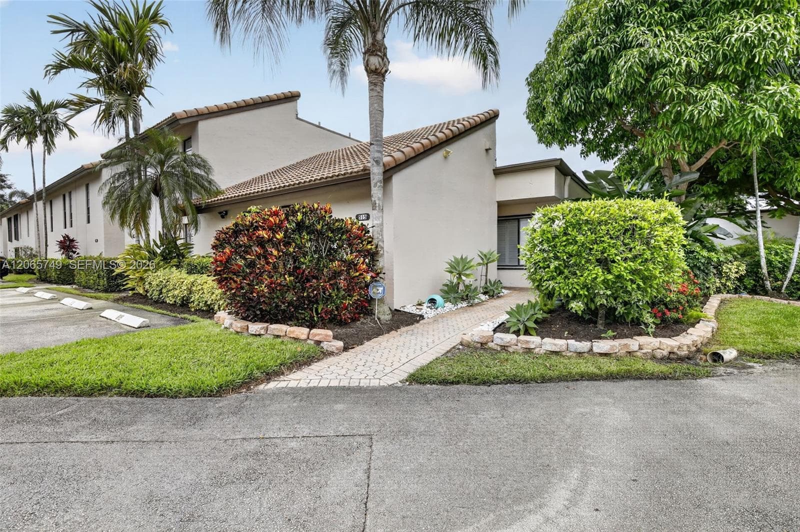 958 Mockingbird Ln # 515, Plantation, FL 33324