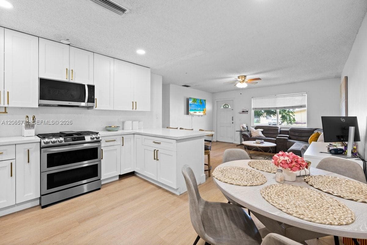 8921 NW 26th Pl, Sunrise, FL 33322 photo 3