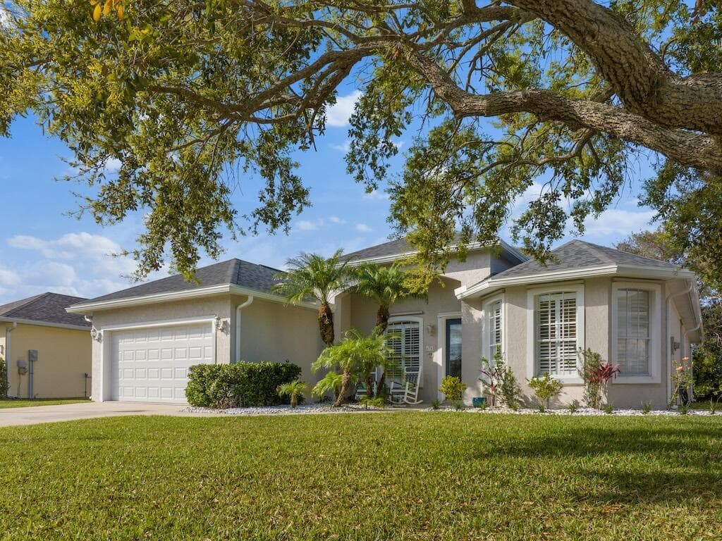 5765 W 1ST Square SW, Vero Beach, FL 32968