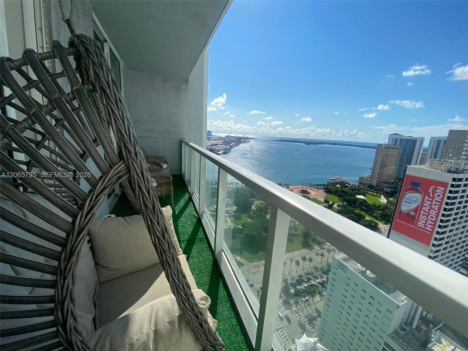 244 Biscayne Blvd # 3707, Miami, FL 33132