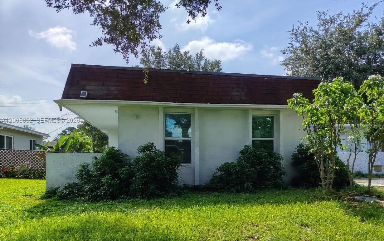 3141 N 73rd Ave, Hollywood, FL 33024 photo 2