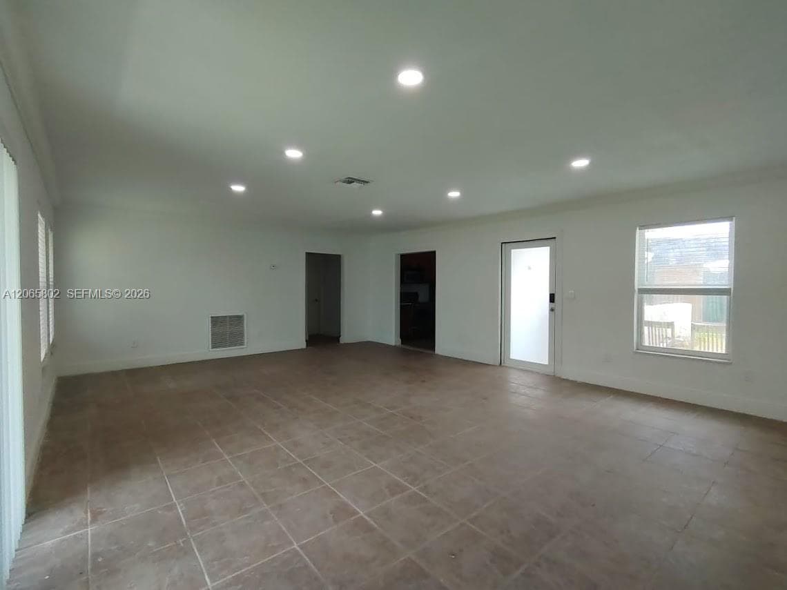 3141 N 73rd Ave, Hollywood, FL 33024 photo 4