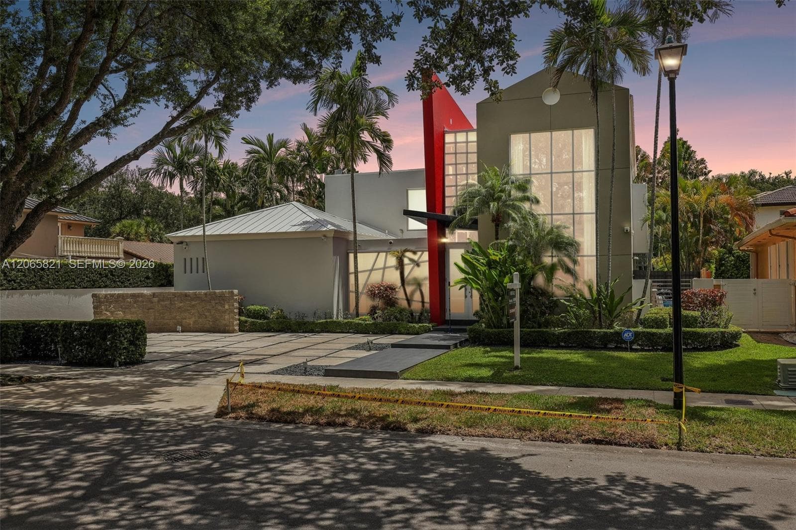 16581 NW 84th Ave, Miami Lakes, FL 33016 photo 2