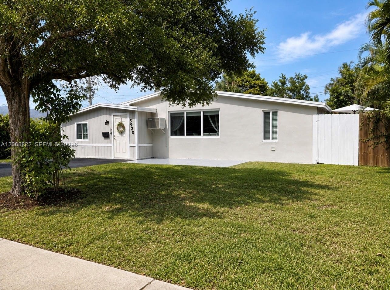 5920 NE 1st Ter, Fort Lauderdale, FL 33334 photo 2