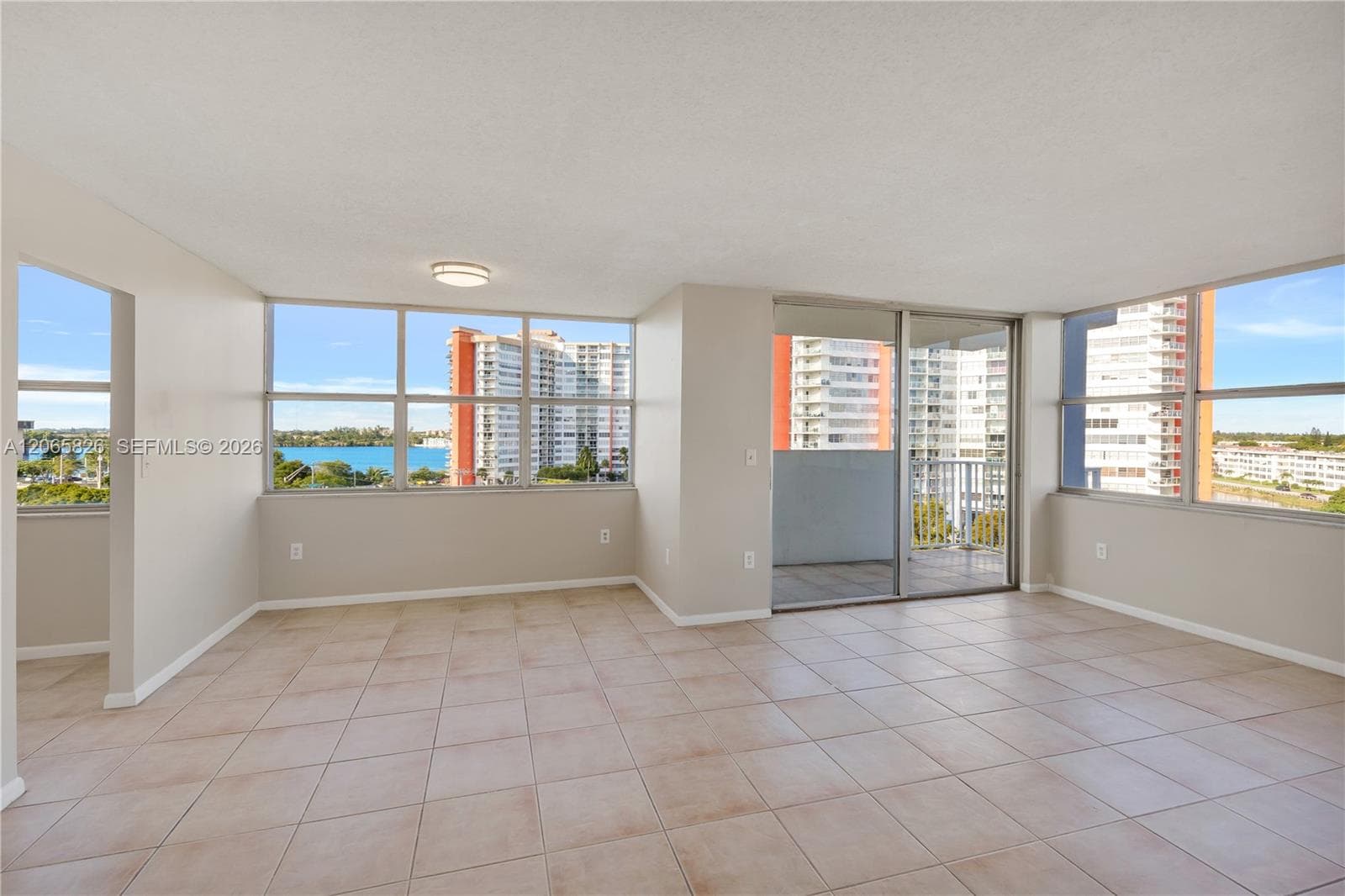 1300 NE Miami Gardens Dr # 714E, Miami, FL 33179 photo 2
