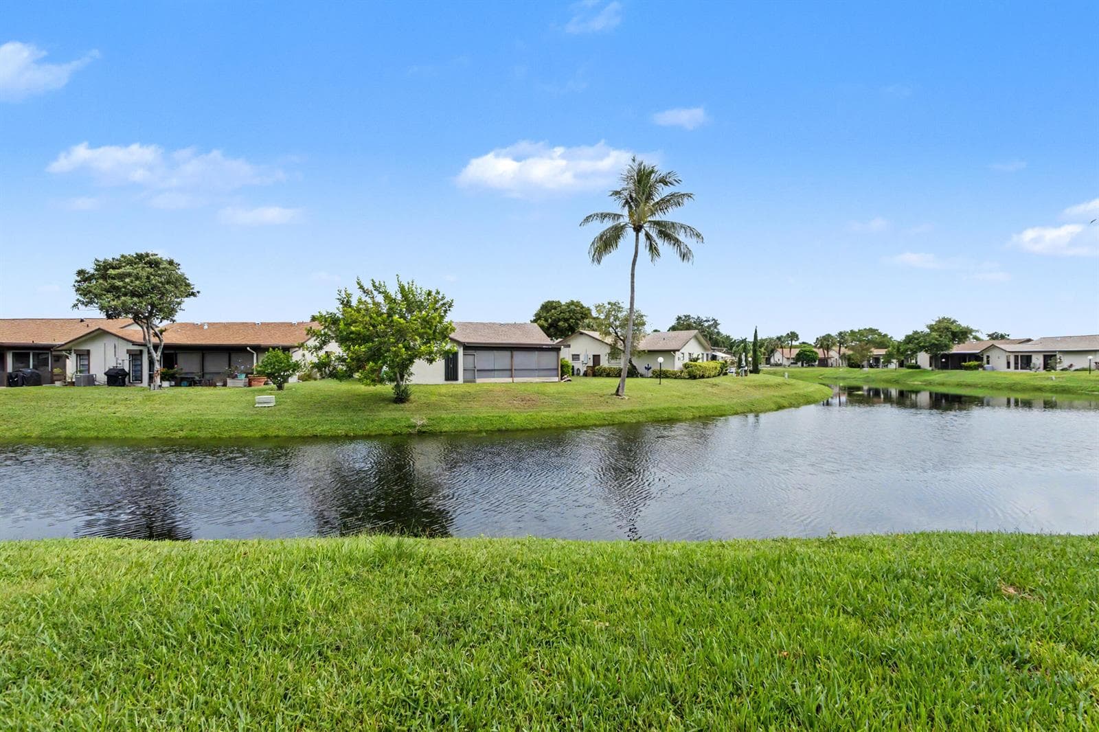 2269 DISCOVERY Circle W, Deerfield Beach, FL 33442 photo 4